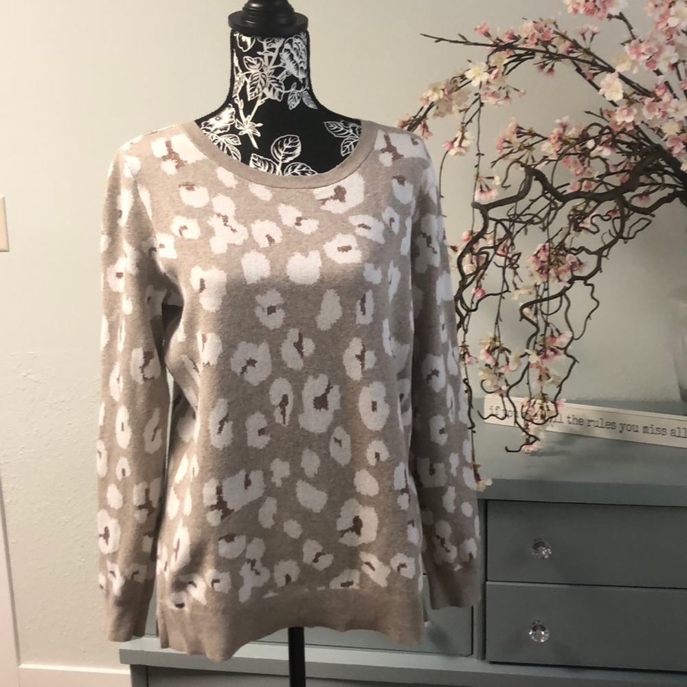 Pretty Taupe Rose Gold Leopard Print Sweater
